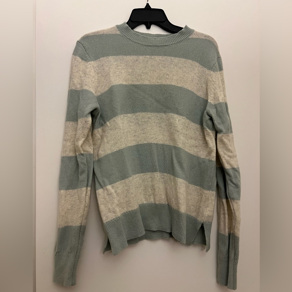 Women’s Large Gap Blue Gray and White Striped Sweater